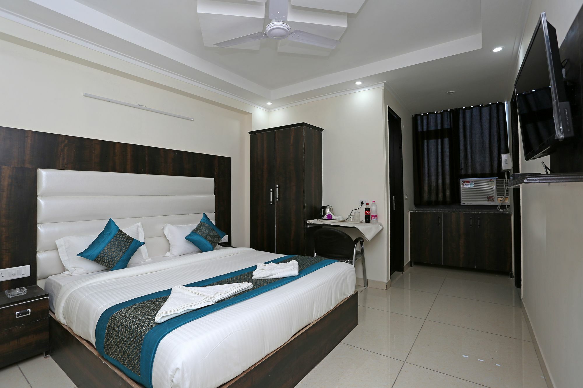 Hotel Aero Stay Нью-Дели Экстерьер фото