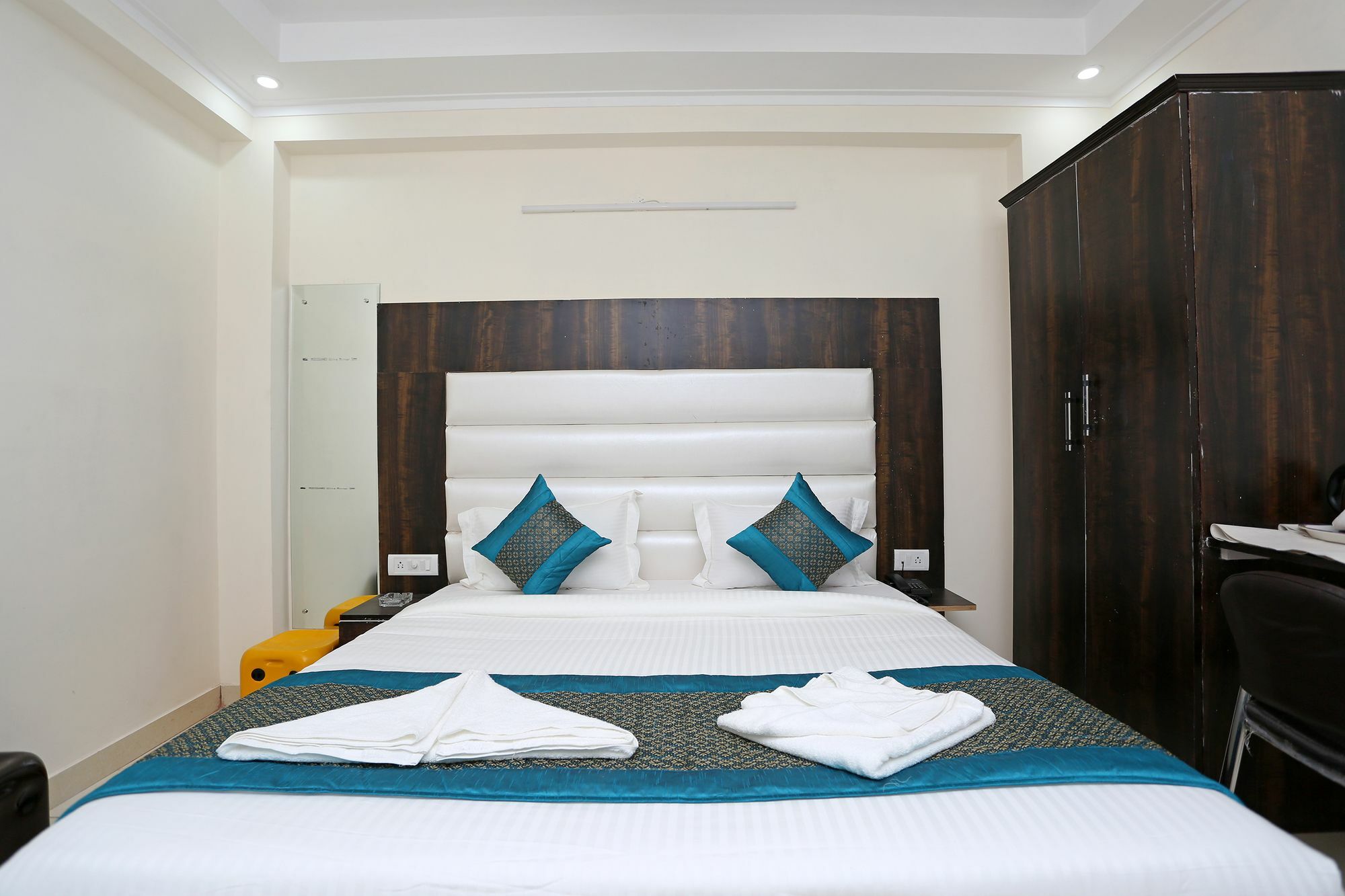 Hotel Aero Stay Нью-Дели Экстерьер фото