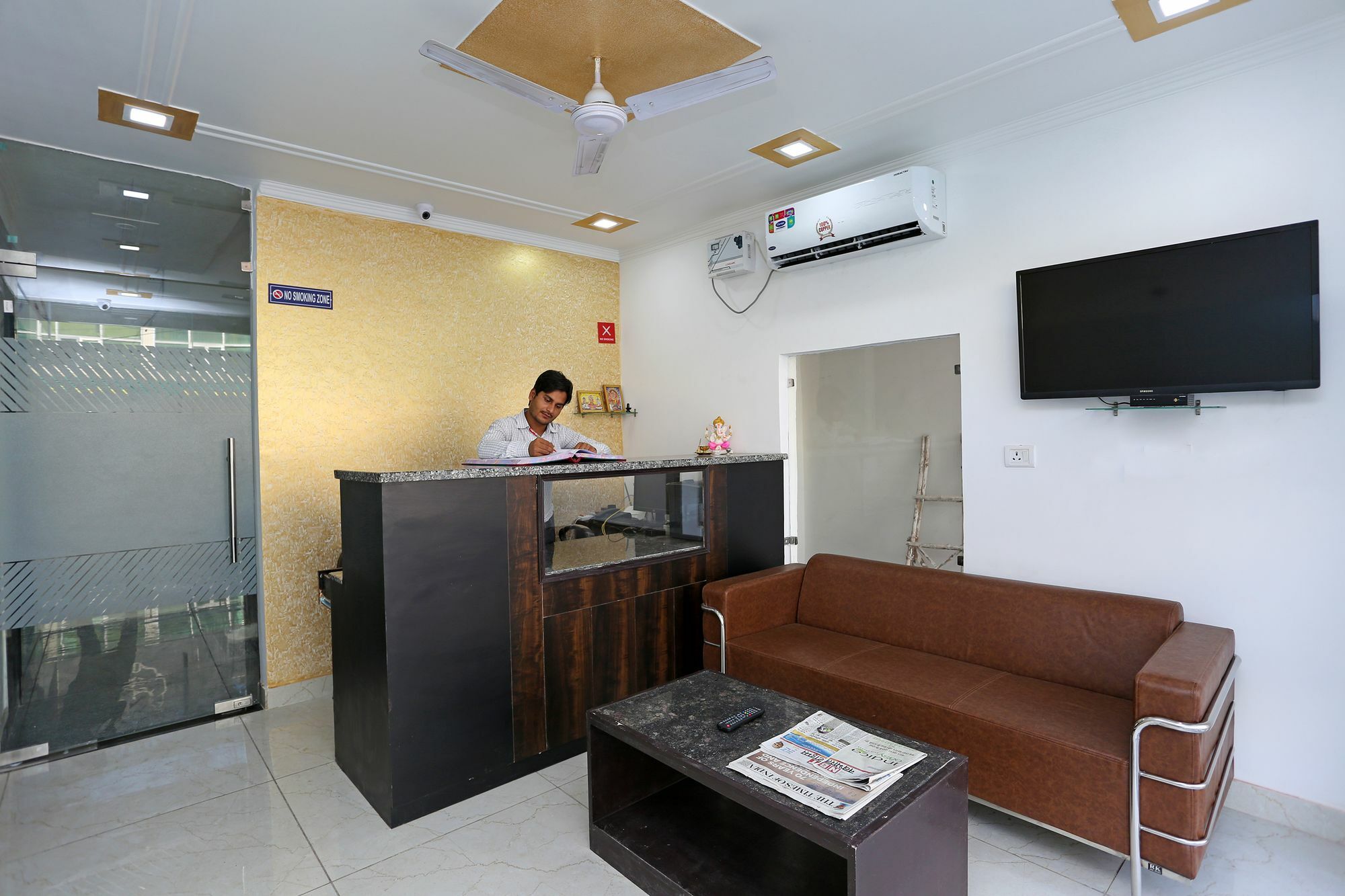 Hotel Aero Stay Нью-Дели Экстерьер фото