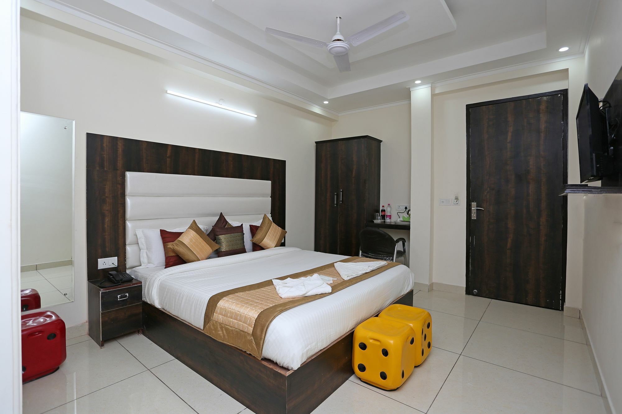 Hotel Aero Stay Нью-Дели Экстерьер фото